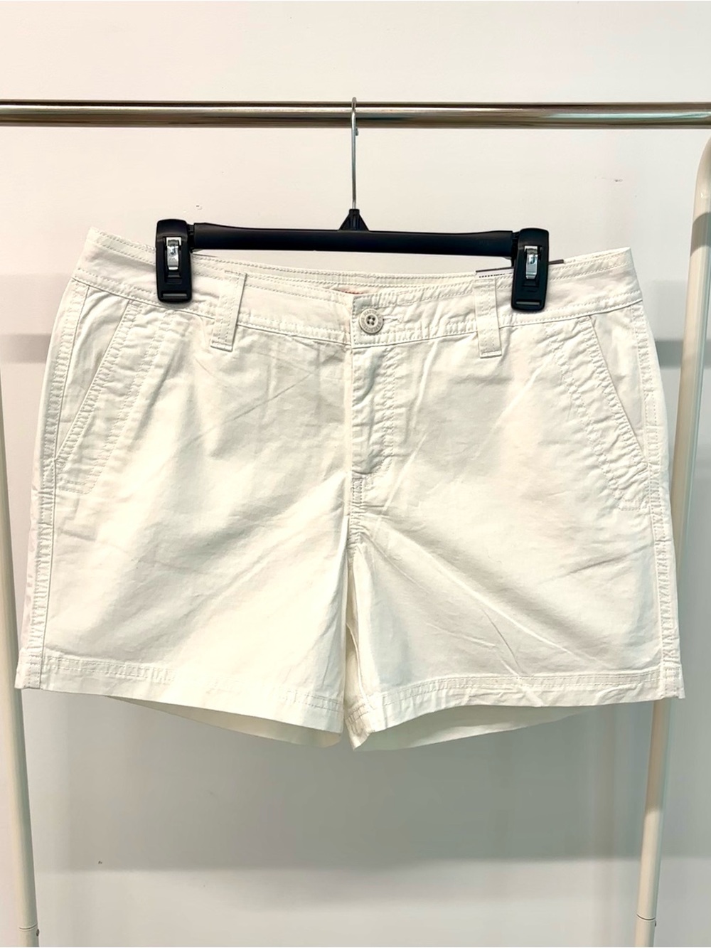 Natural Reflections White Cotton Shorts from Bass Pro Shops